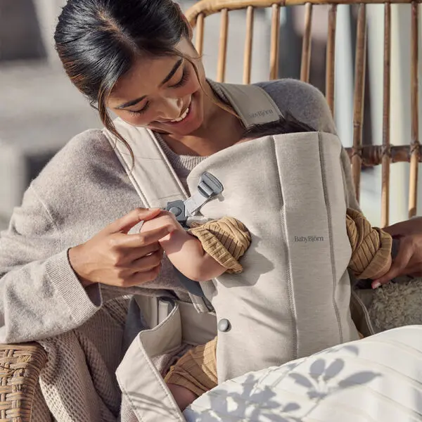 Babybjörn - Baby Carrier Mini - 3D-Jersey - Light Beige