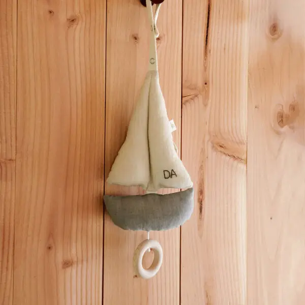 Dear April - Pondus Sailboat Mobile - Music Sound - 22 cm - Blue/White