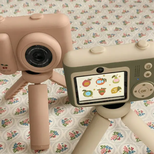 Konges Sløjd - My First Camera - Cherry