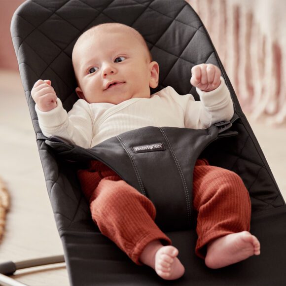 BabyBjörn –  Babywippe Bliss – Klassische Steppung – Schwarz