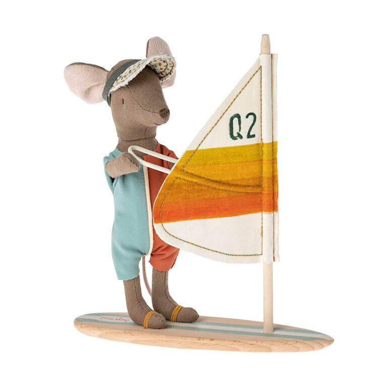 maileg-big-brother-surfer-beach-mouse