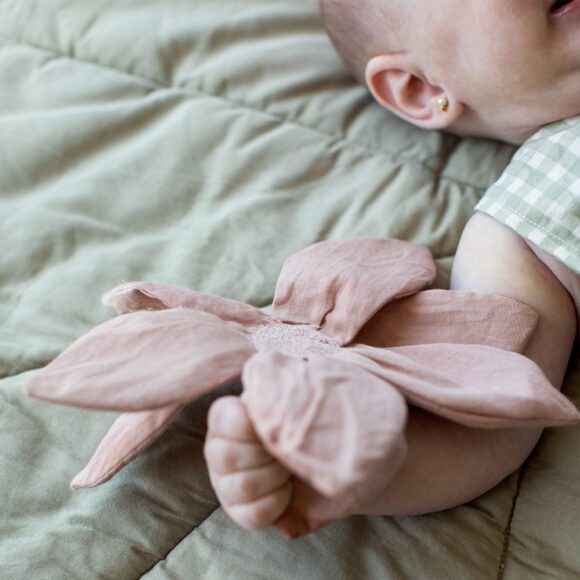 Lorena Canals – Knisper en Rammelaar Babyspeelgoed (Set van 3) – Lily Pond