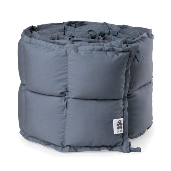 Sebra – Baby Bedbumper – Kapok – Forest Lake Blue
