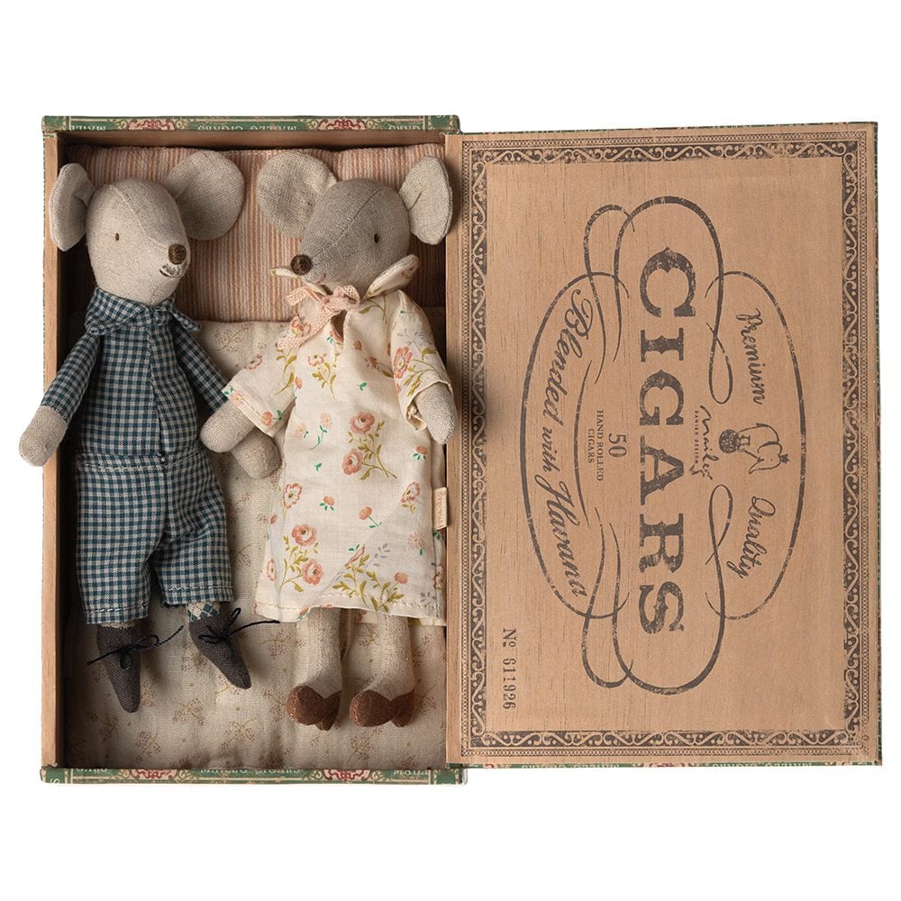 Maileg - Grandma and Grandpa mice in cigarbox