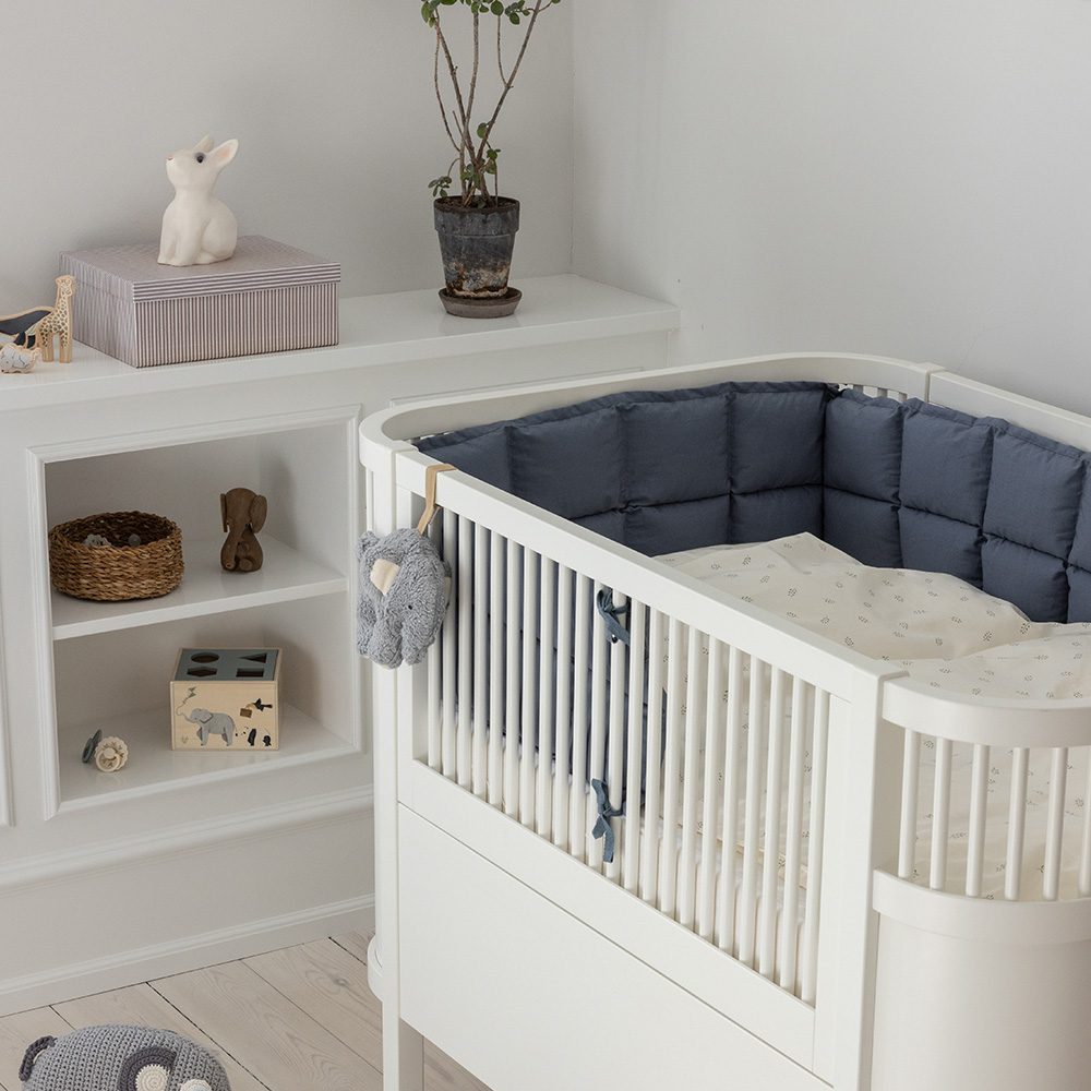 Sebra - Baby Bed Bumper - Kapok - Forest Lake Blue - Half Length