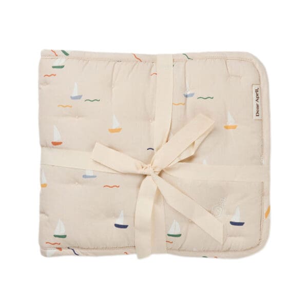 Dear April - Nori Bedbumper - Gewatteerd & Gepolsterd - Pond Boats - 190 x 26 cm